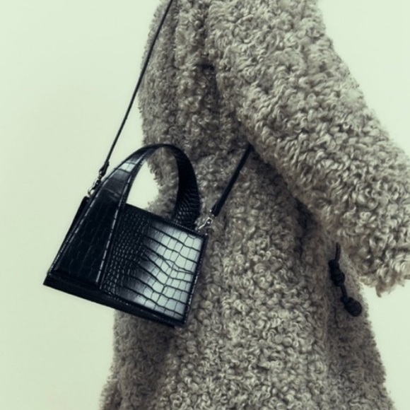 ZARA BLACK MOCK CROC CITY BAG - Picture 3 of 6